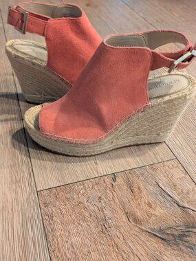Kenneth Cole Olivia Espadrille Wedge size 7.5M